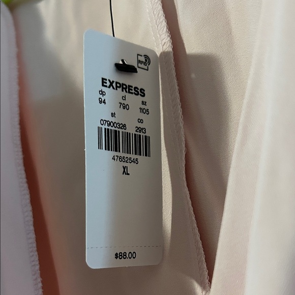 Express Blush V-Neck Romper - Picture 2 of 3